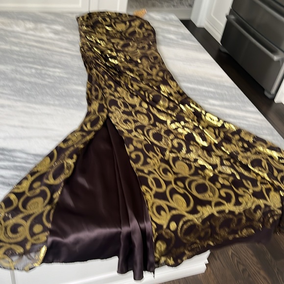 Aidan Mattox ✨ formal gown size ✨✨4 it’s a stunner✨ - Picture 11 of 16